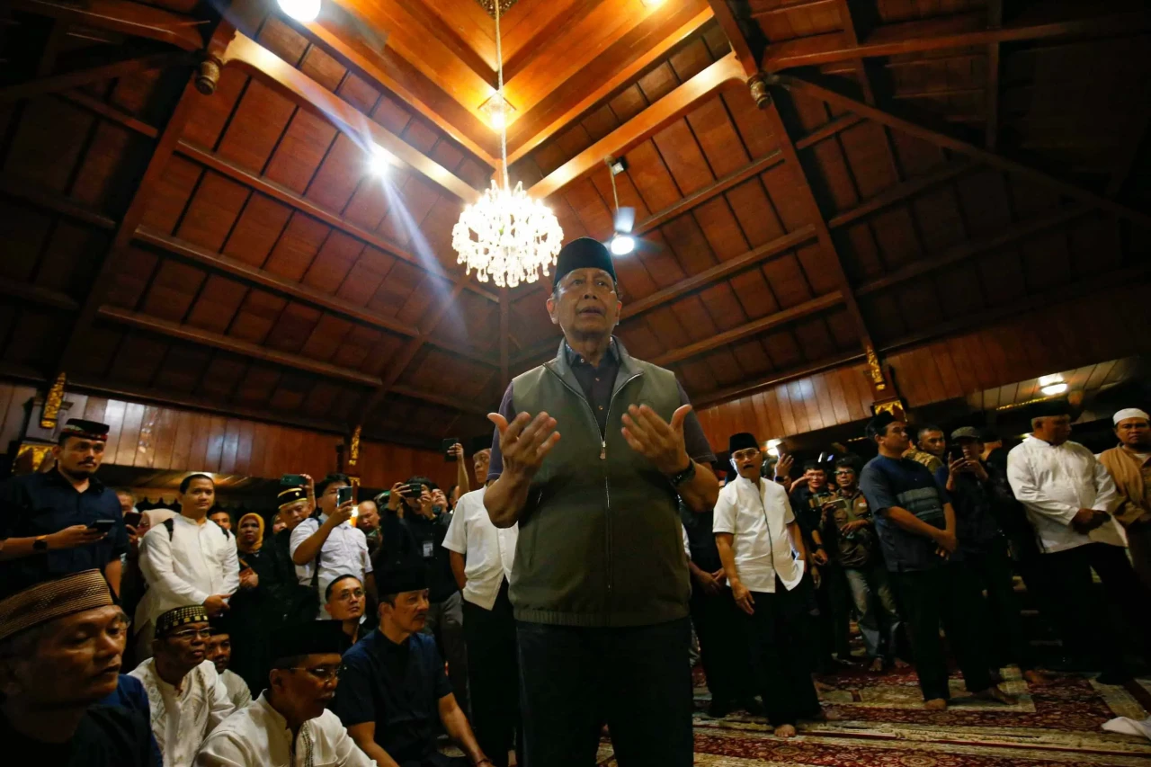 Tiba Dirumah Duka, Jenazah...