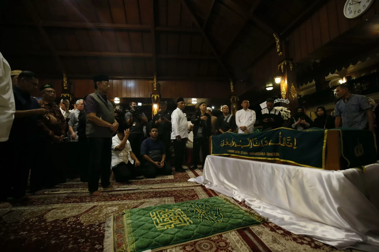 Tiba Dirumah Duka, Jenazah...