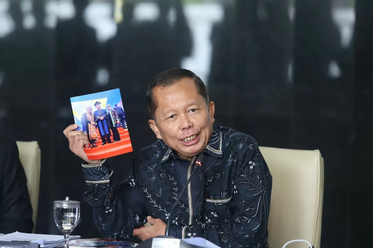 Hakim MK Arsul Sani...