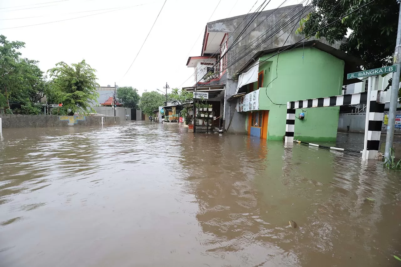 Banjir Rendam 13 RT...