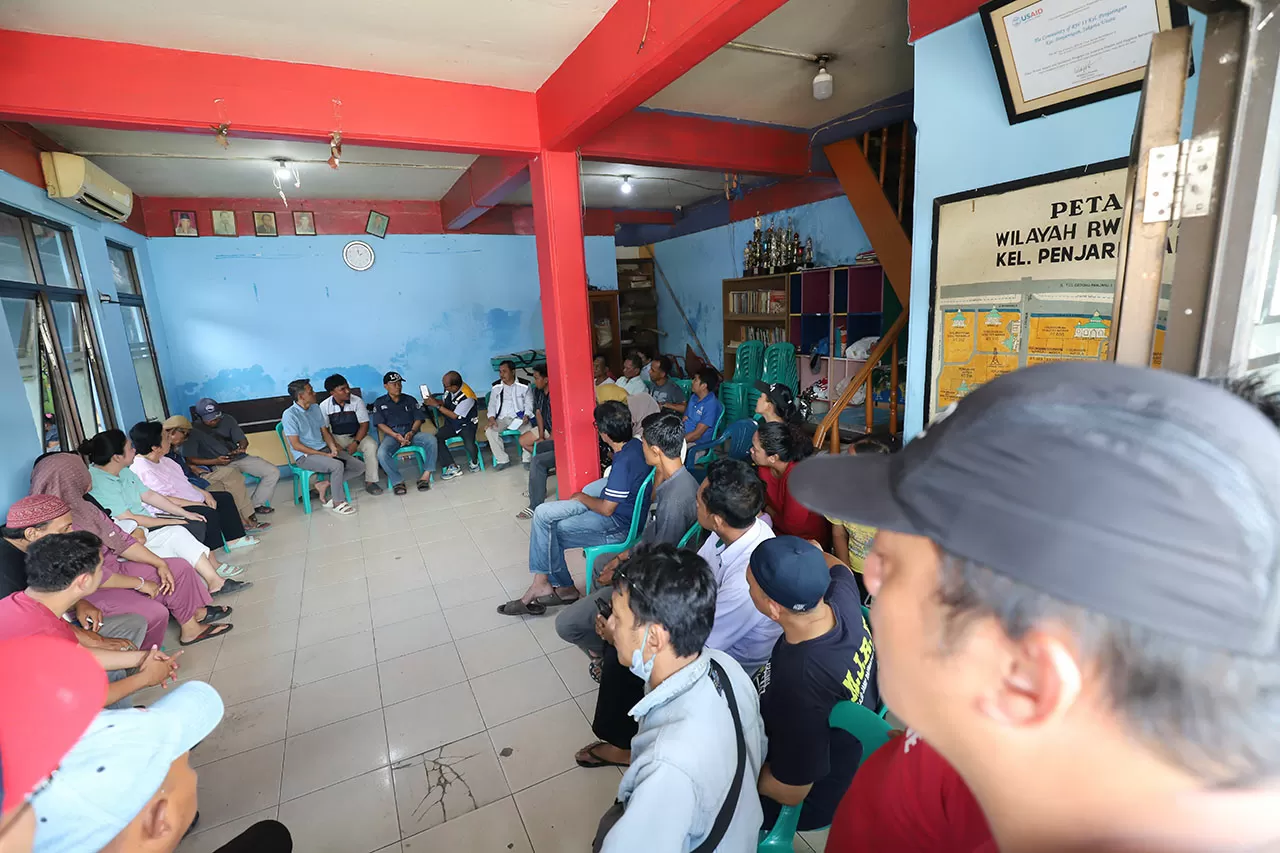 Akses Jalan Ditutup,...