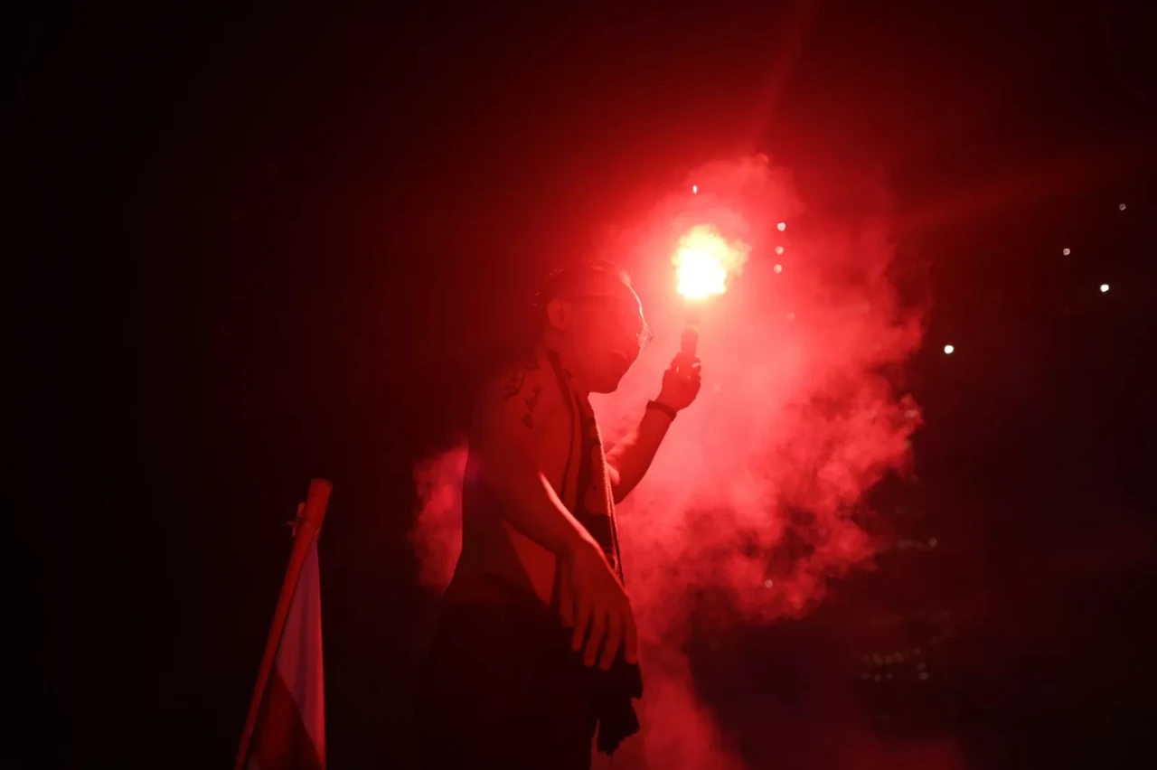 Ribuan Jakmania Meriahkan...