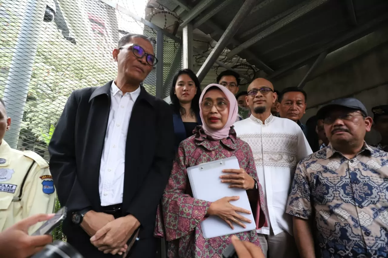 Momen Ira Puspadewi...