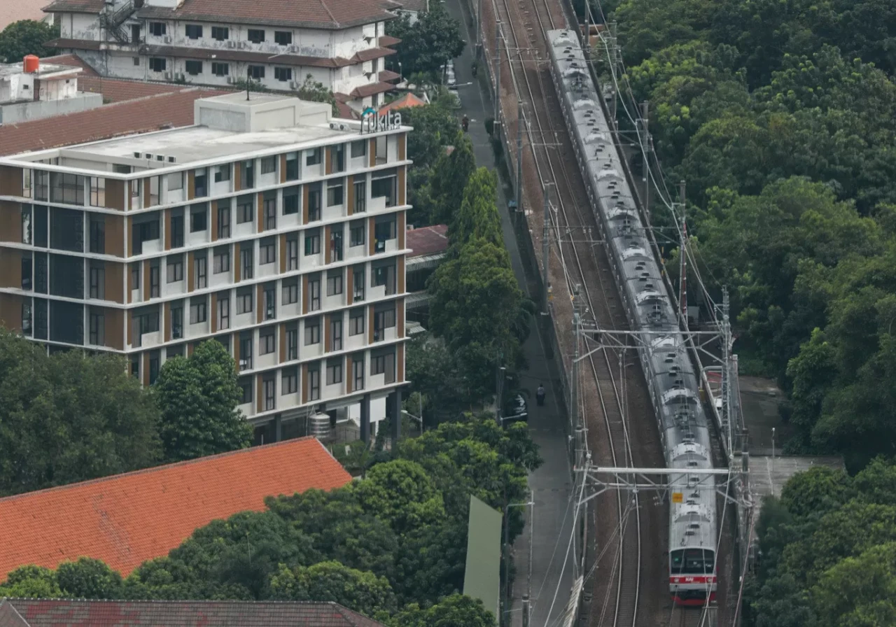 KRL 24 Jam Masih Dikaji,...