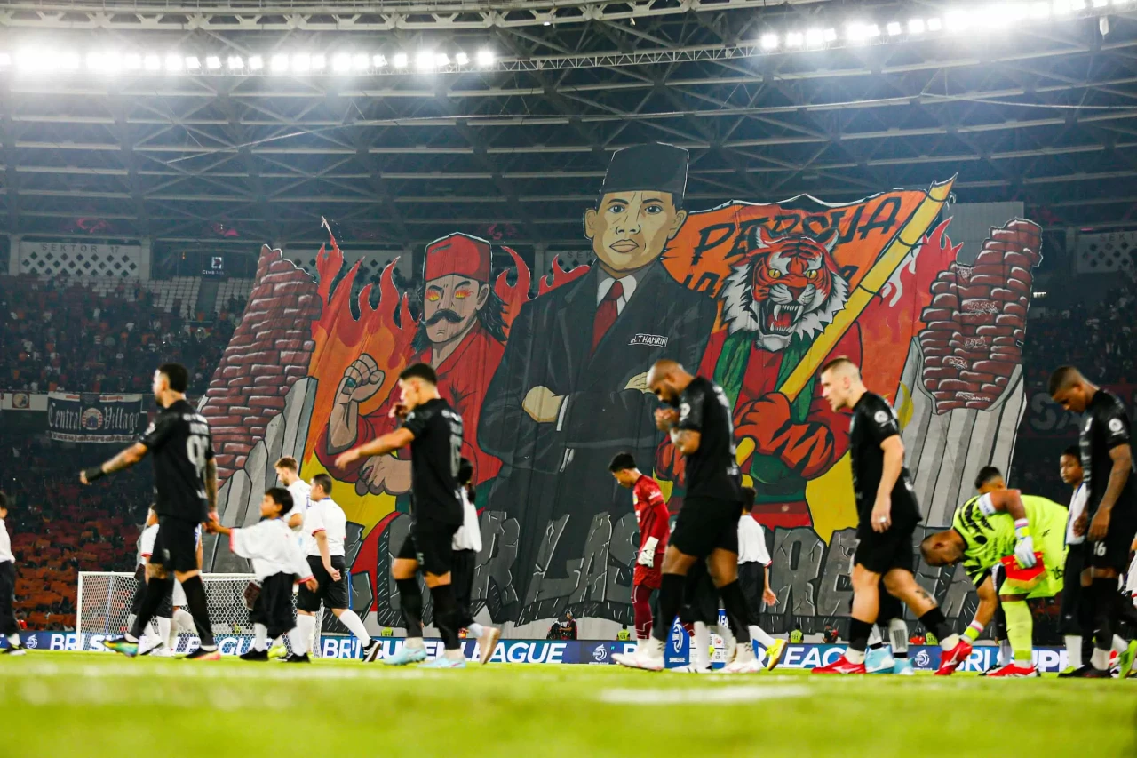 56 Ribu Jakmania Berikan...