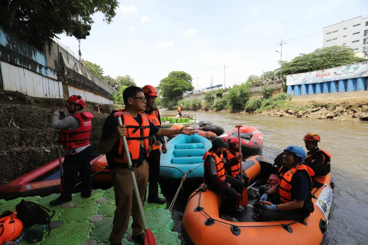 Gerakan Ciliwung Bersih...