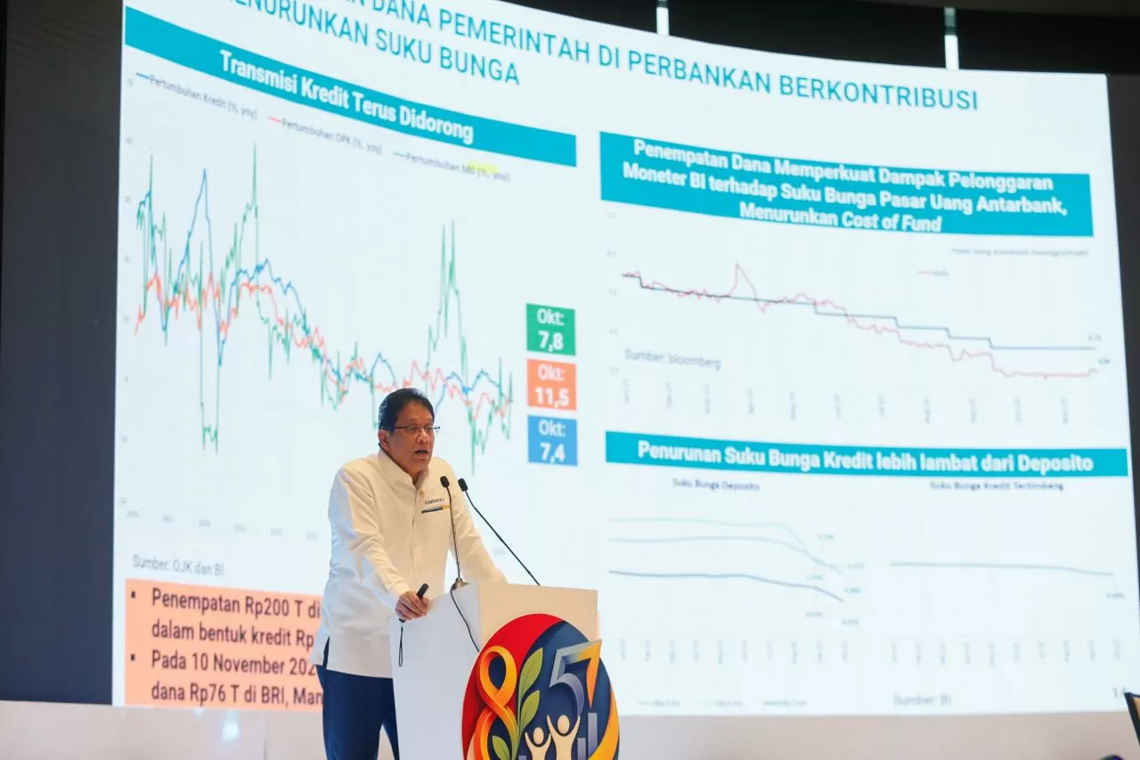 Menkeu Purbaya Bahas...