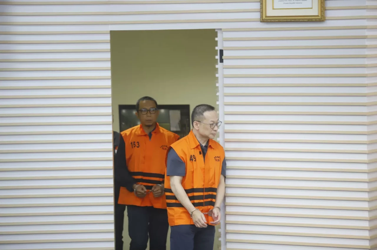 KPK Tahan Dua Tersangka...