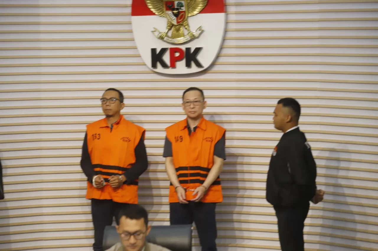 KPK Tahan Dua Tersangka...
