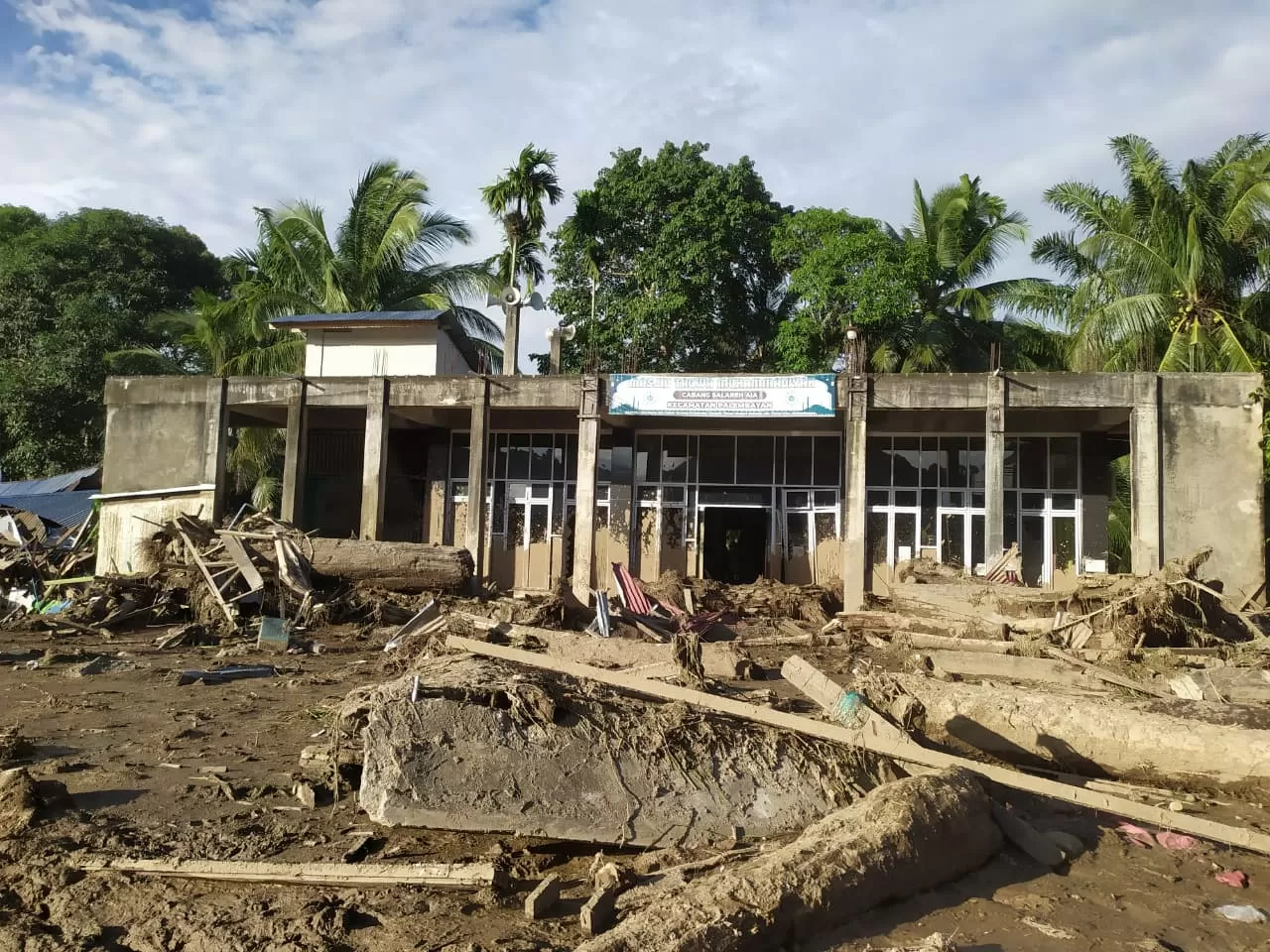 Tragedi Banjir–Longsor...