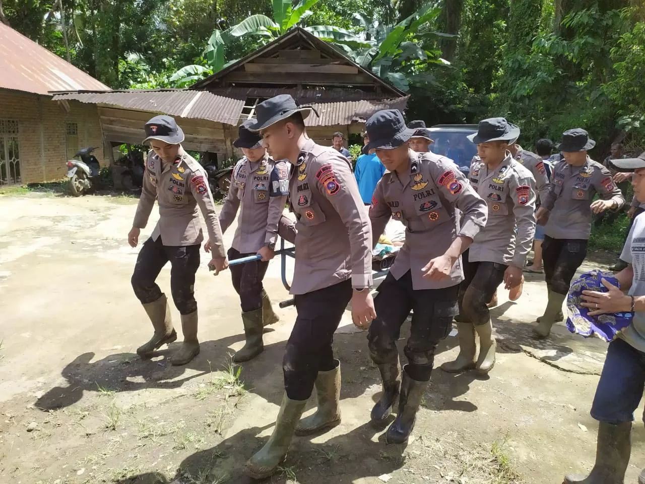 Tragedi Banjir–Longsor...