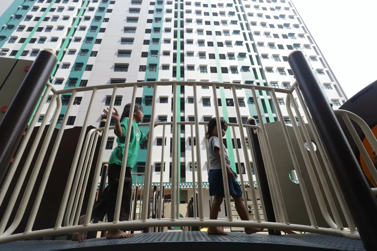 Warga TPU Menteng Pulo...