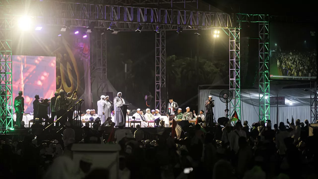 Habib Rizieq Hadiri...