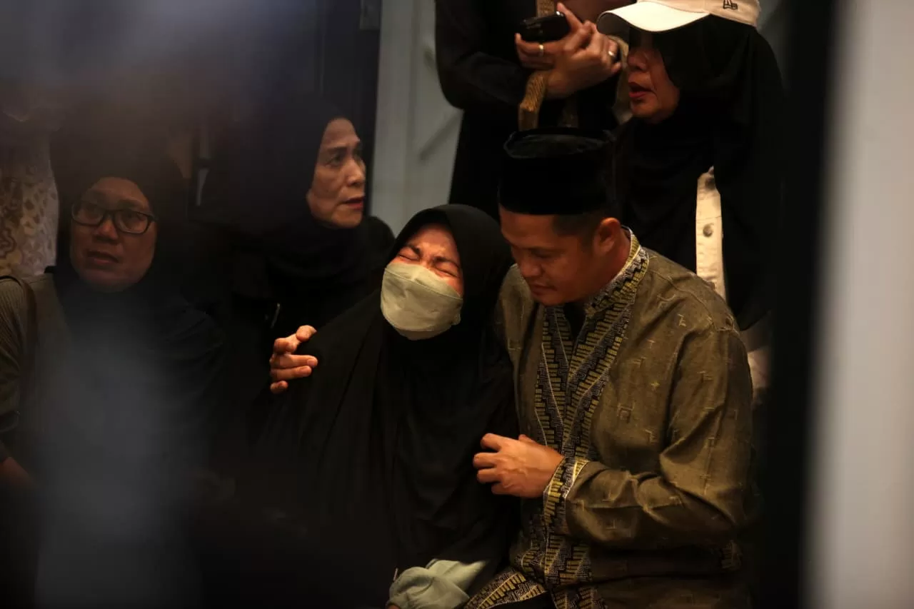 Tangis Pecah Saat Jenazah...
