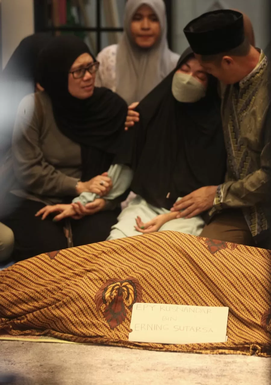 Tangis Pecah Saat Jenazah...