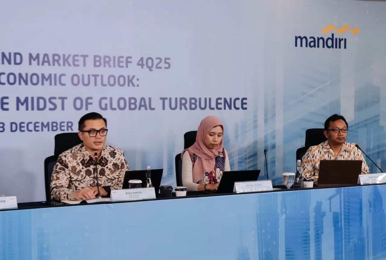 Ekonom Bank Mandiri...