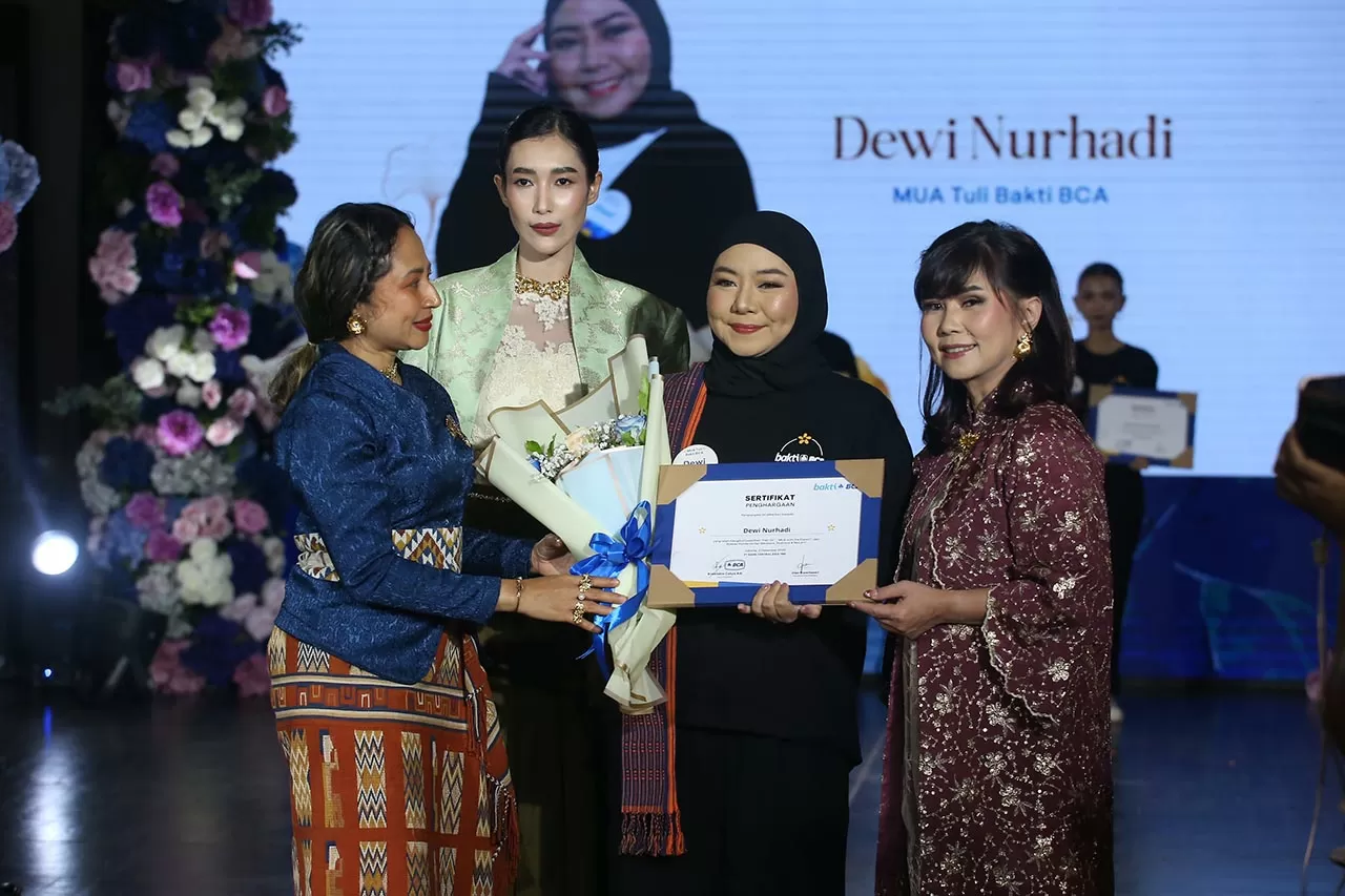Wisuda MUA Tuli 2025...
