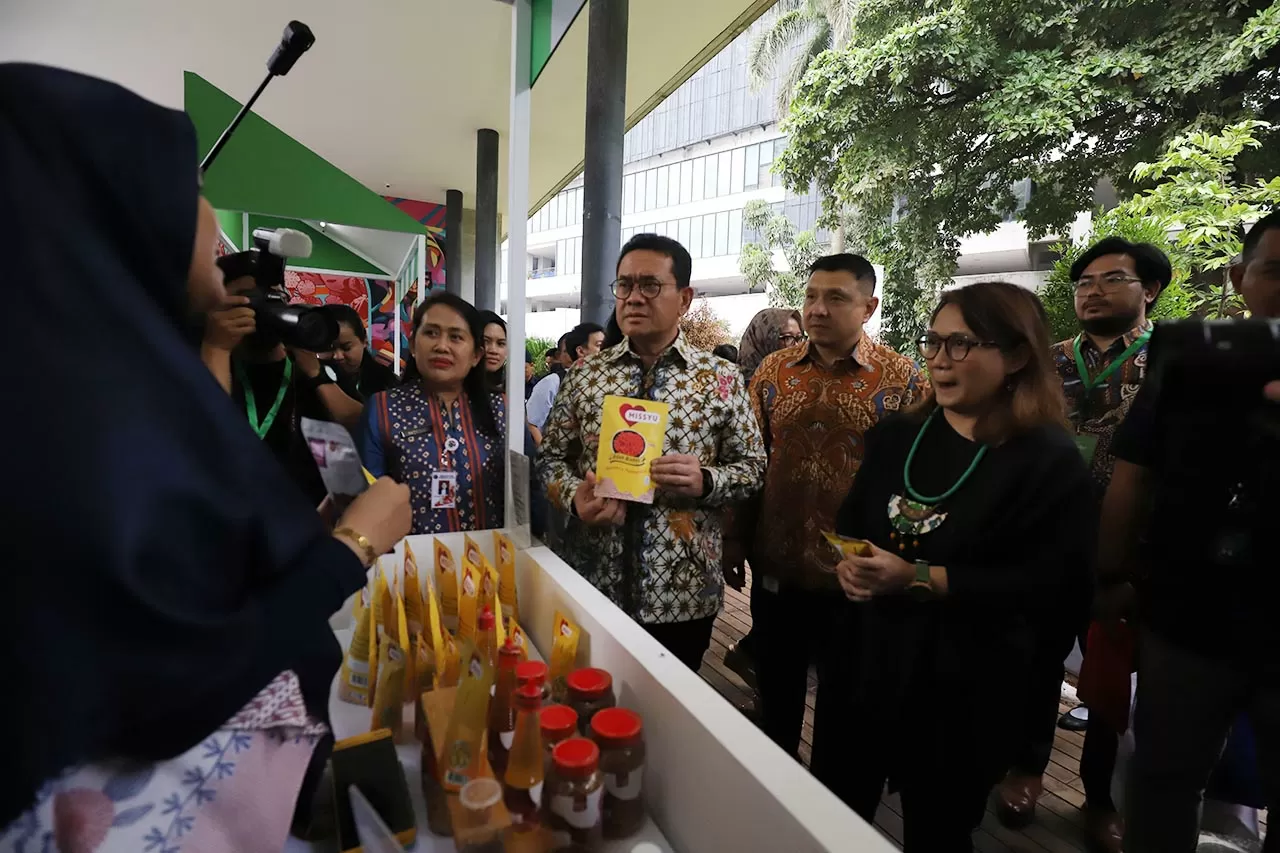 Mendag Tinjau Pelatihan...