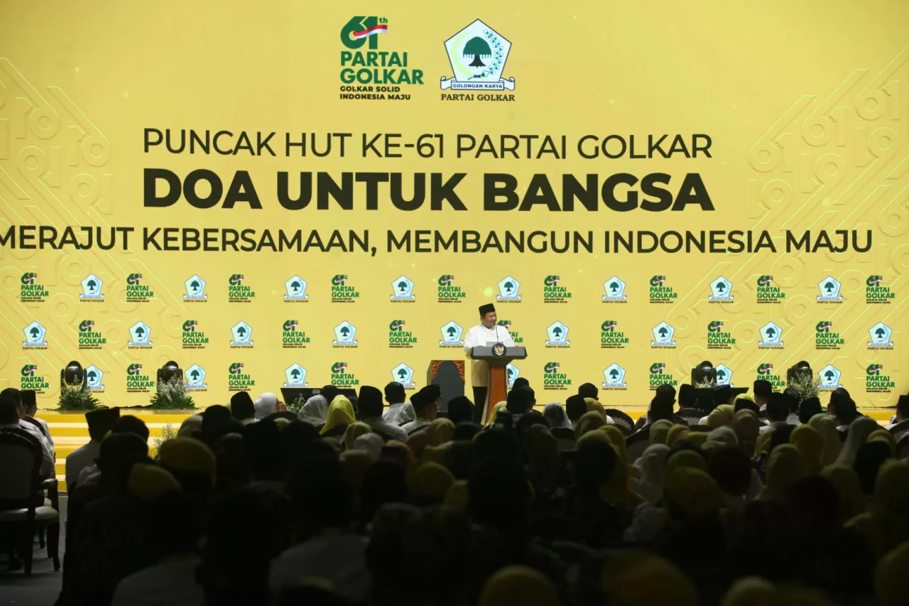 Presiden Prabowo Hadiri...