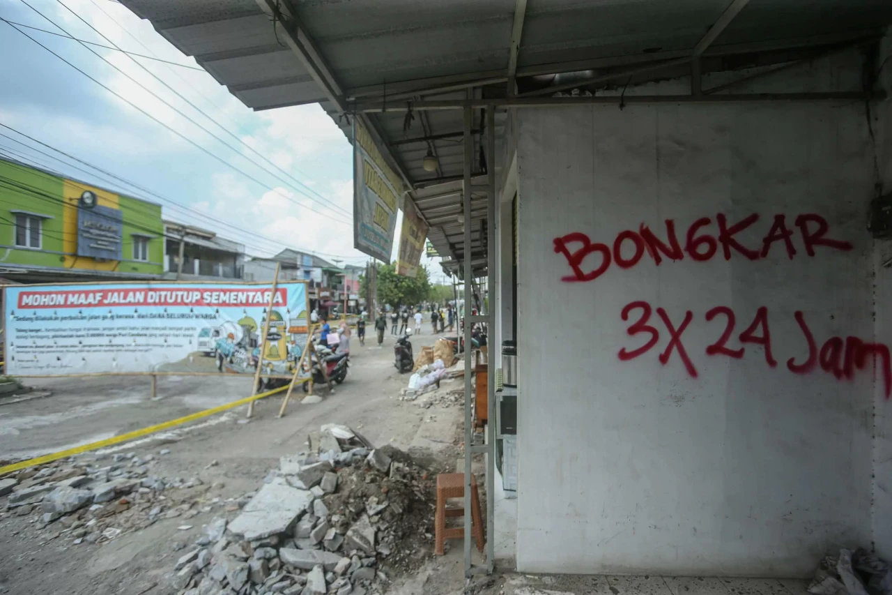 Puluhan Tahun Rusak,...