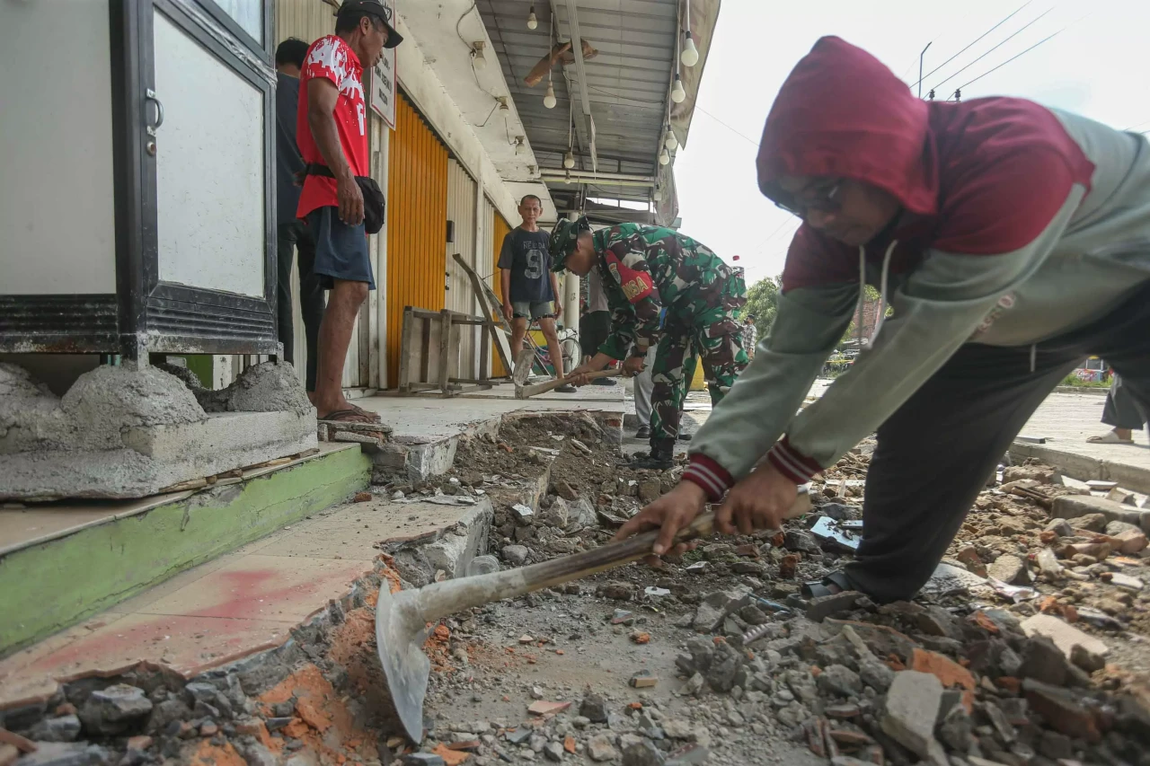 Puluhan Tahun Rusak,...
