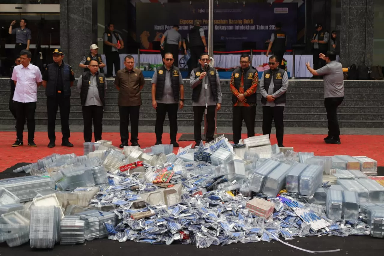 DJKI Kemenkumham Musnahkan...