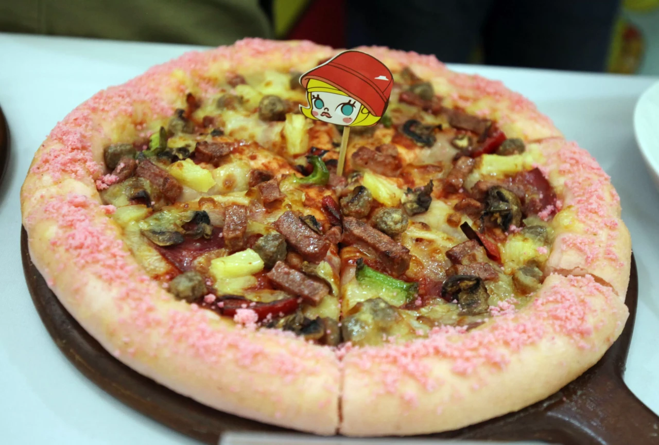 Kolaborasi Pizza Hut...