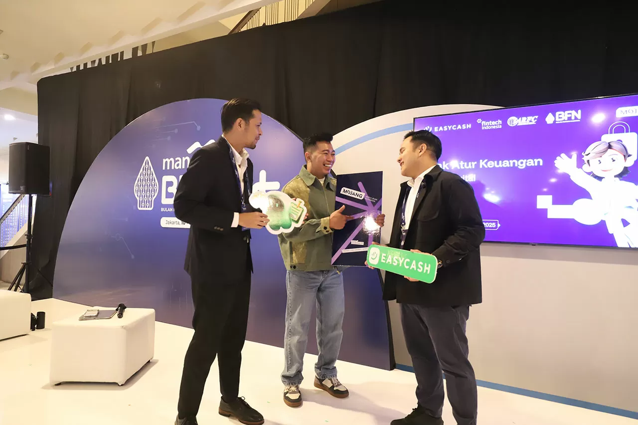 Komitmen Easycash pada...