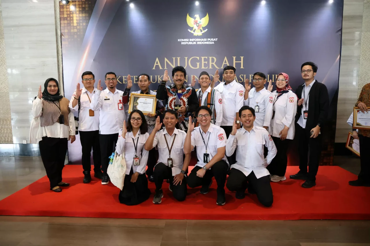 Kepala BPIP Terima Penghargaan...