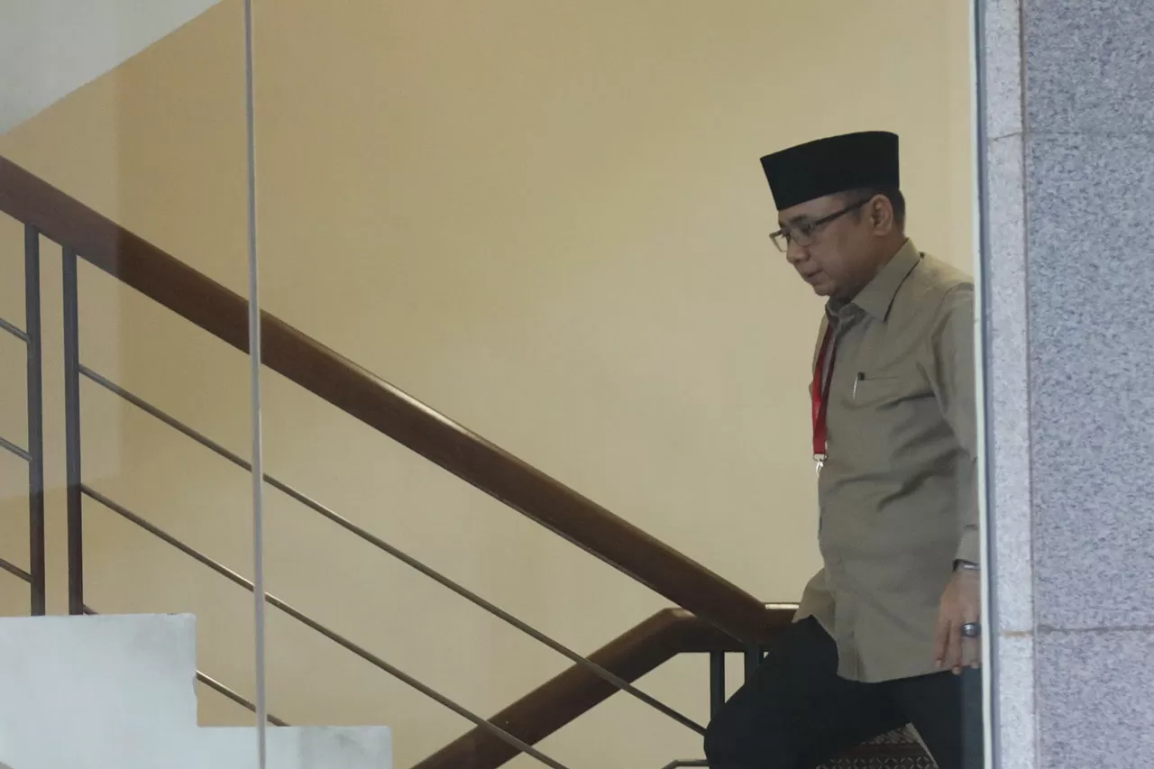 KPK Periksa Kembali...