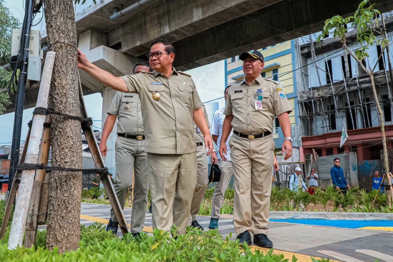 Taman Gapura Muka Cakung,...