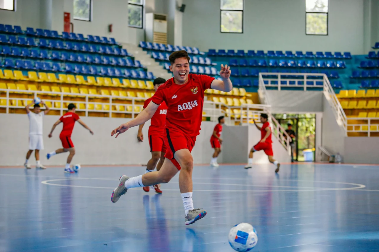 Melihat Latihan Timnas...