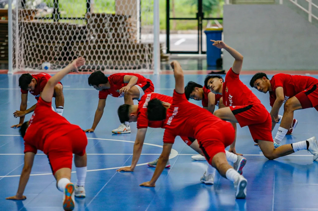 Melihat Latihan Timnas...