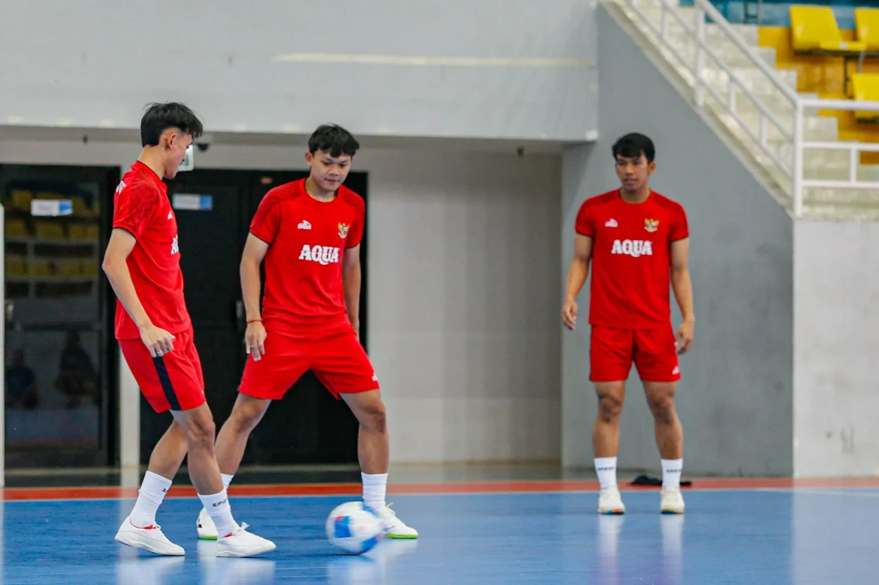 Melihat Latihan Timnas...