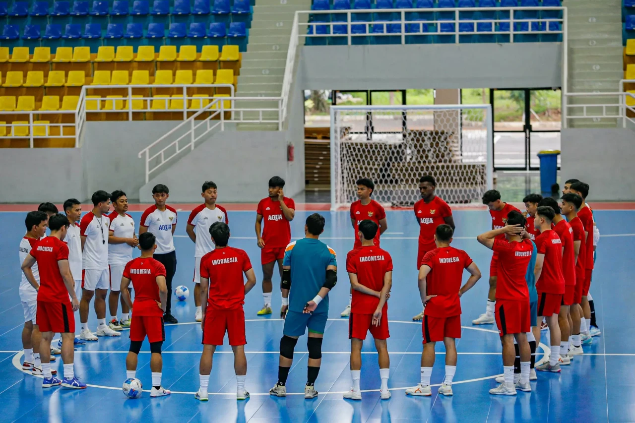 Melihat Latihan Timnas...
