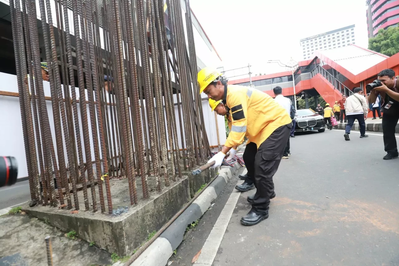 Tiang Besi Monorel Rasuna...