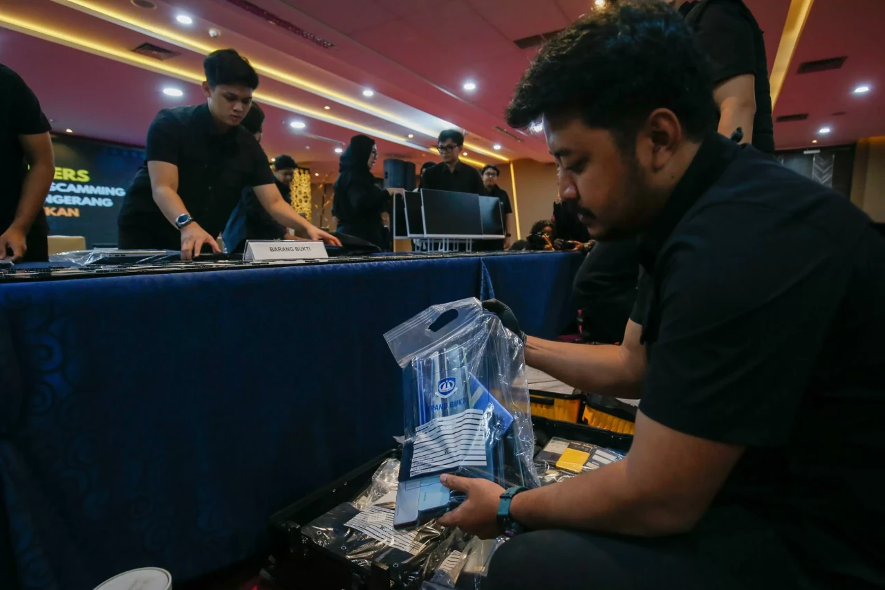 Imigrasi Amankan 27...
