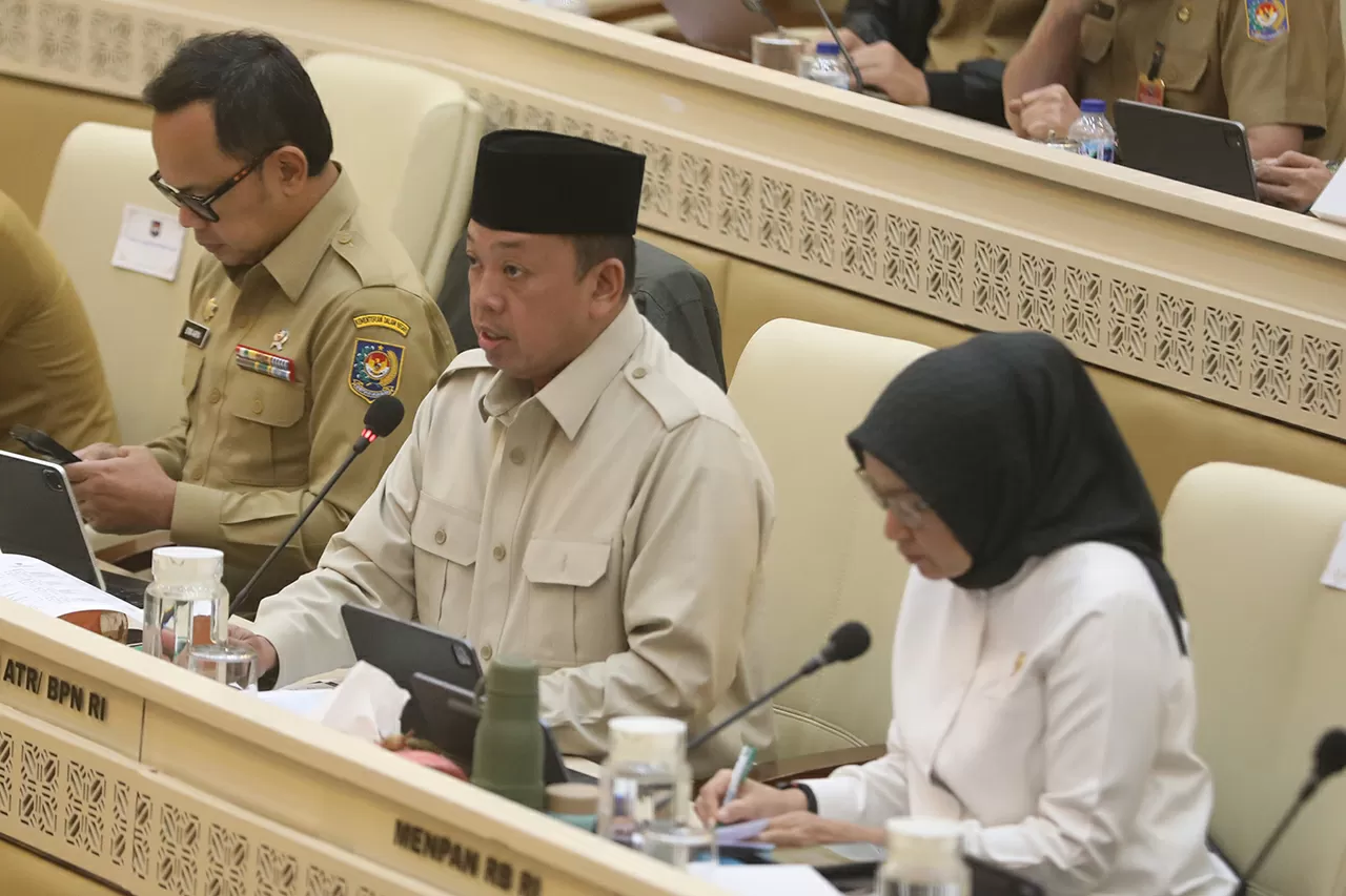 Raker Komisi II DPR...