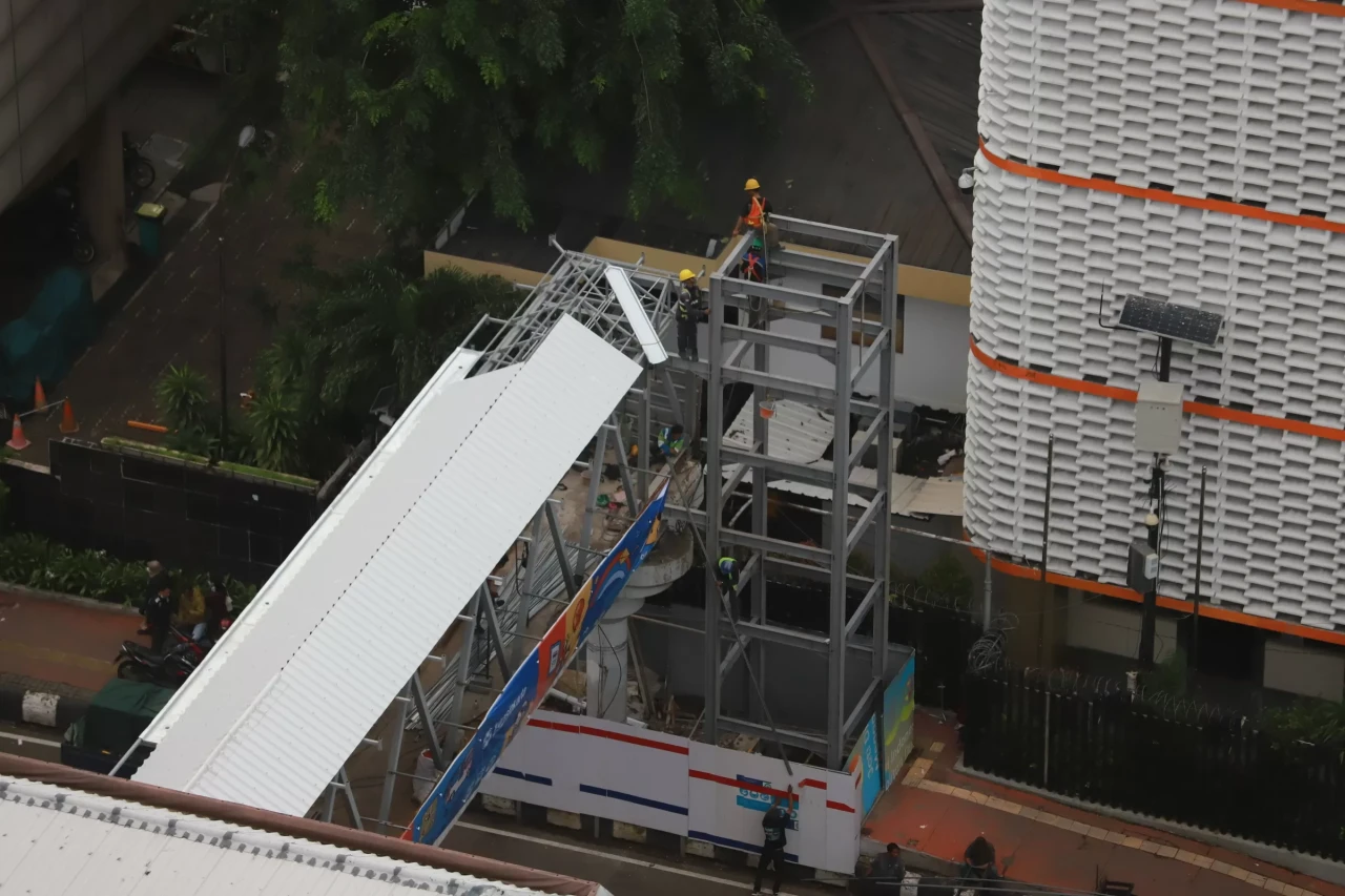 Revitalisasi JPO Tertua...