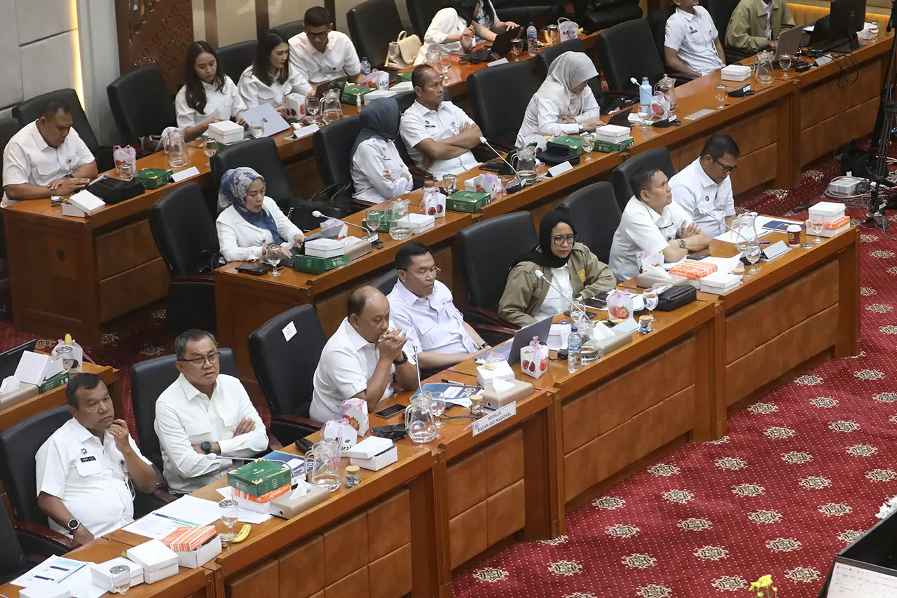 Komisi IX DPR Gelar...