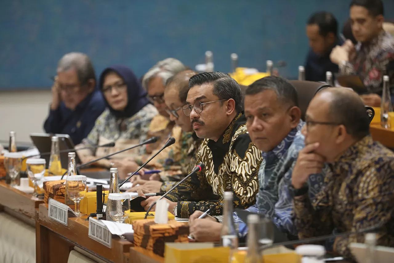 Raker Komisi VII DPR...