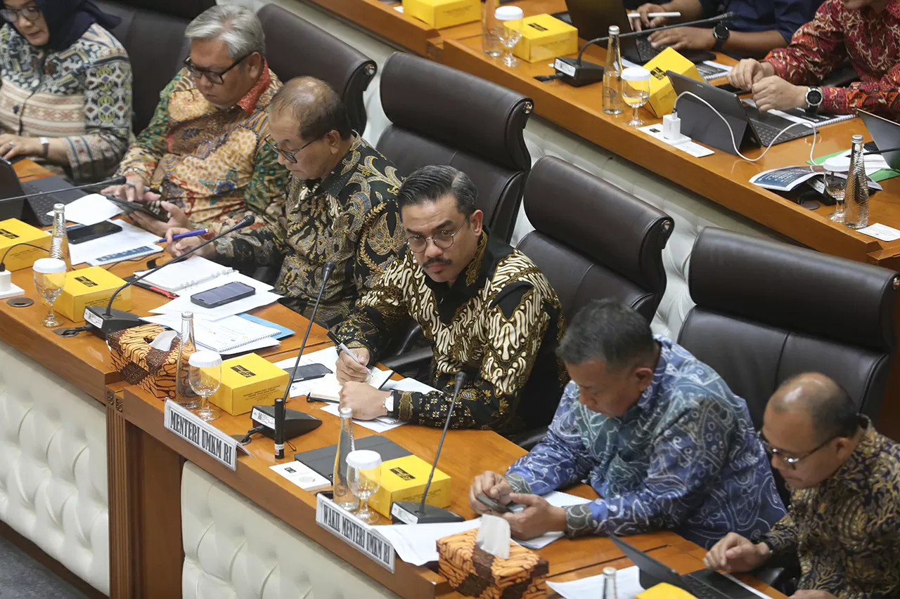 Raker Komisi VII DPR...