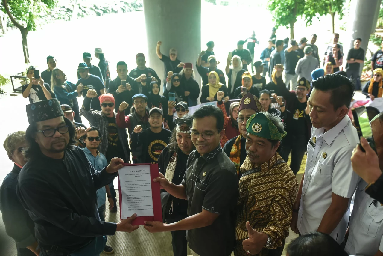 Potret Aksi Seniman...