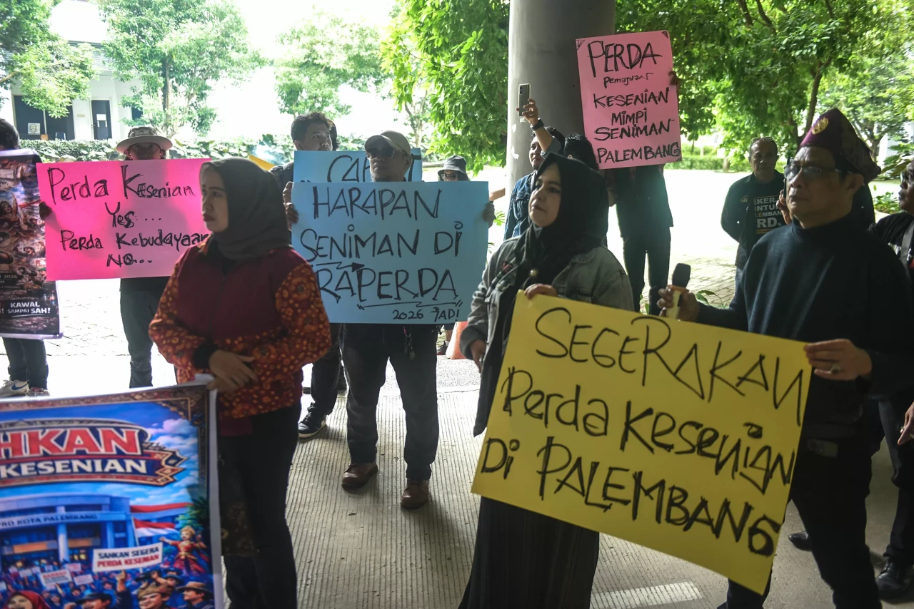 Potret Aksi Seniman...