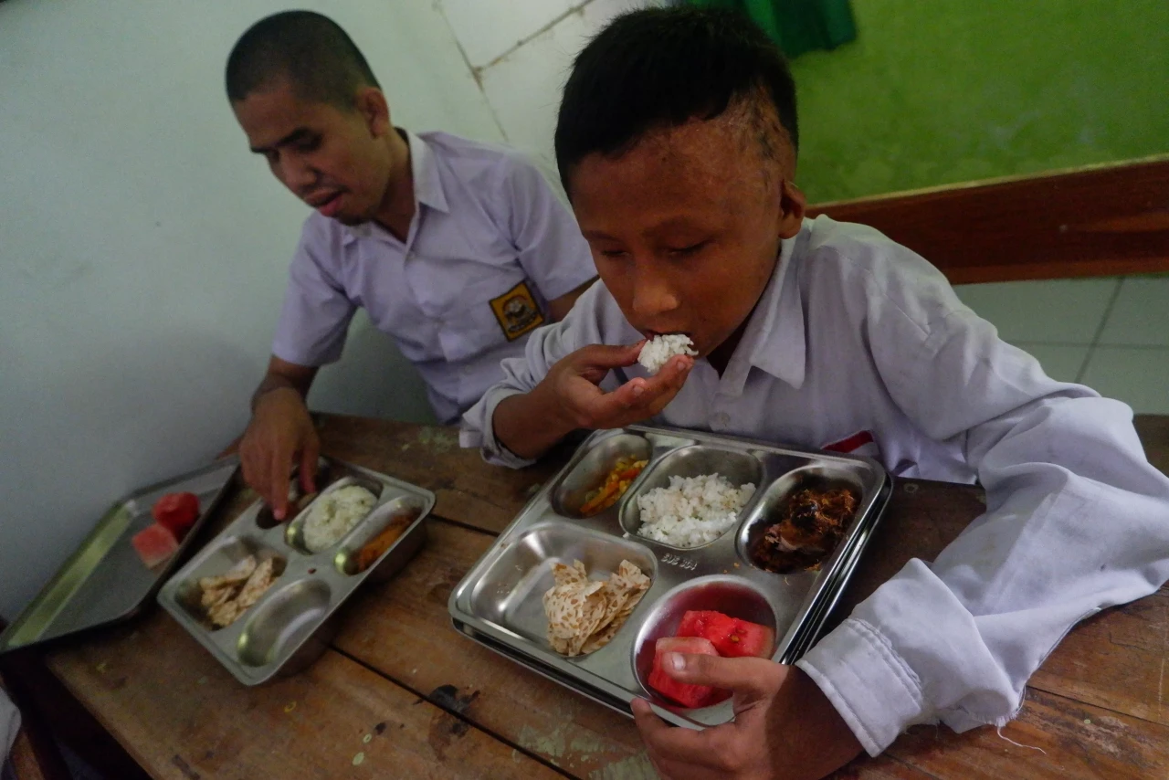Program Makan Bergizi...