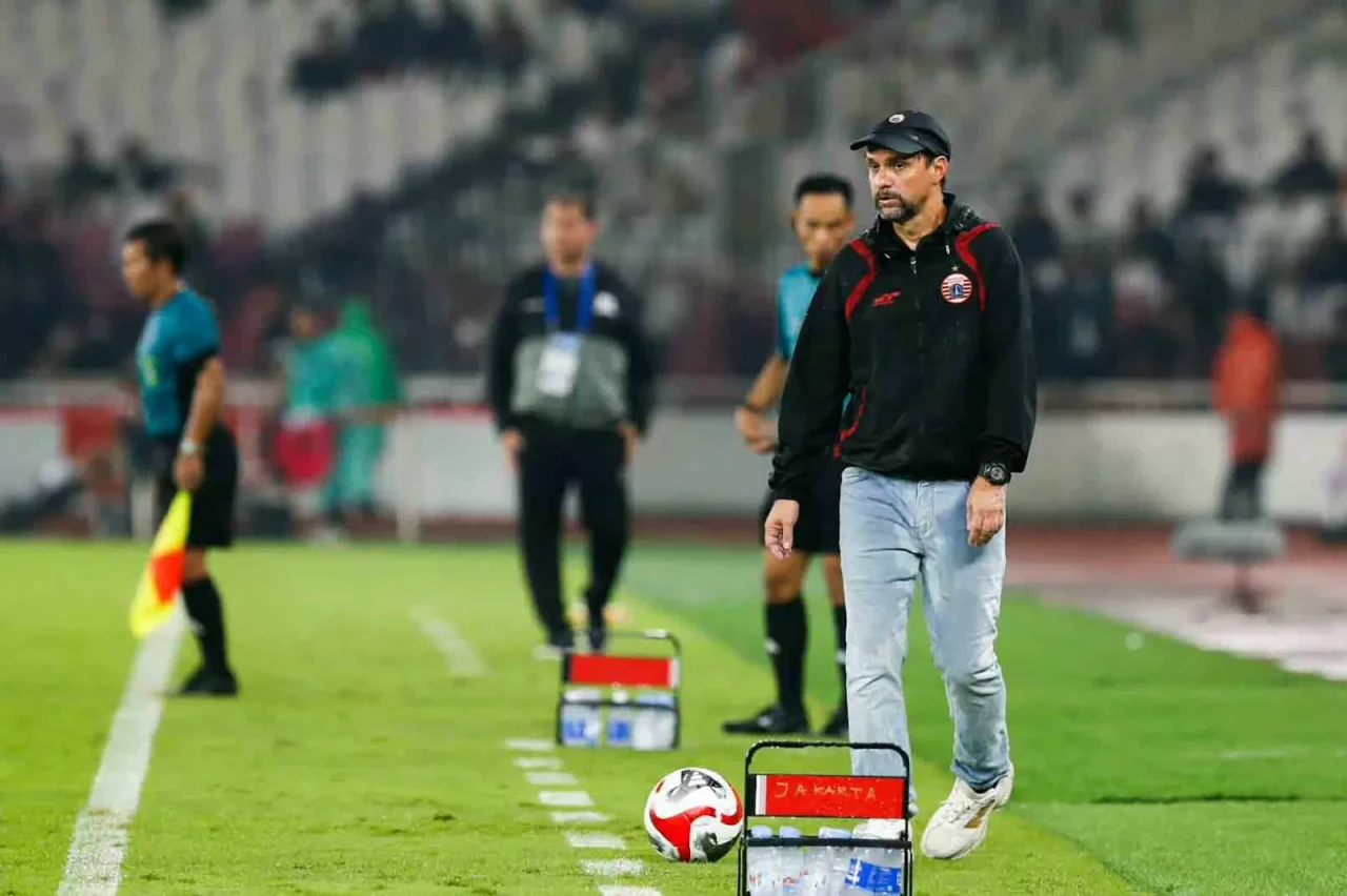 Dua Penalti Antar Persija...