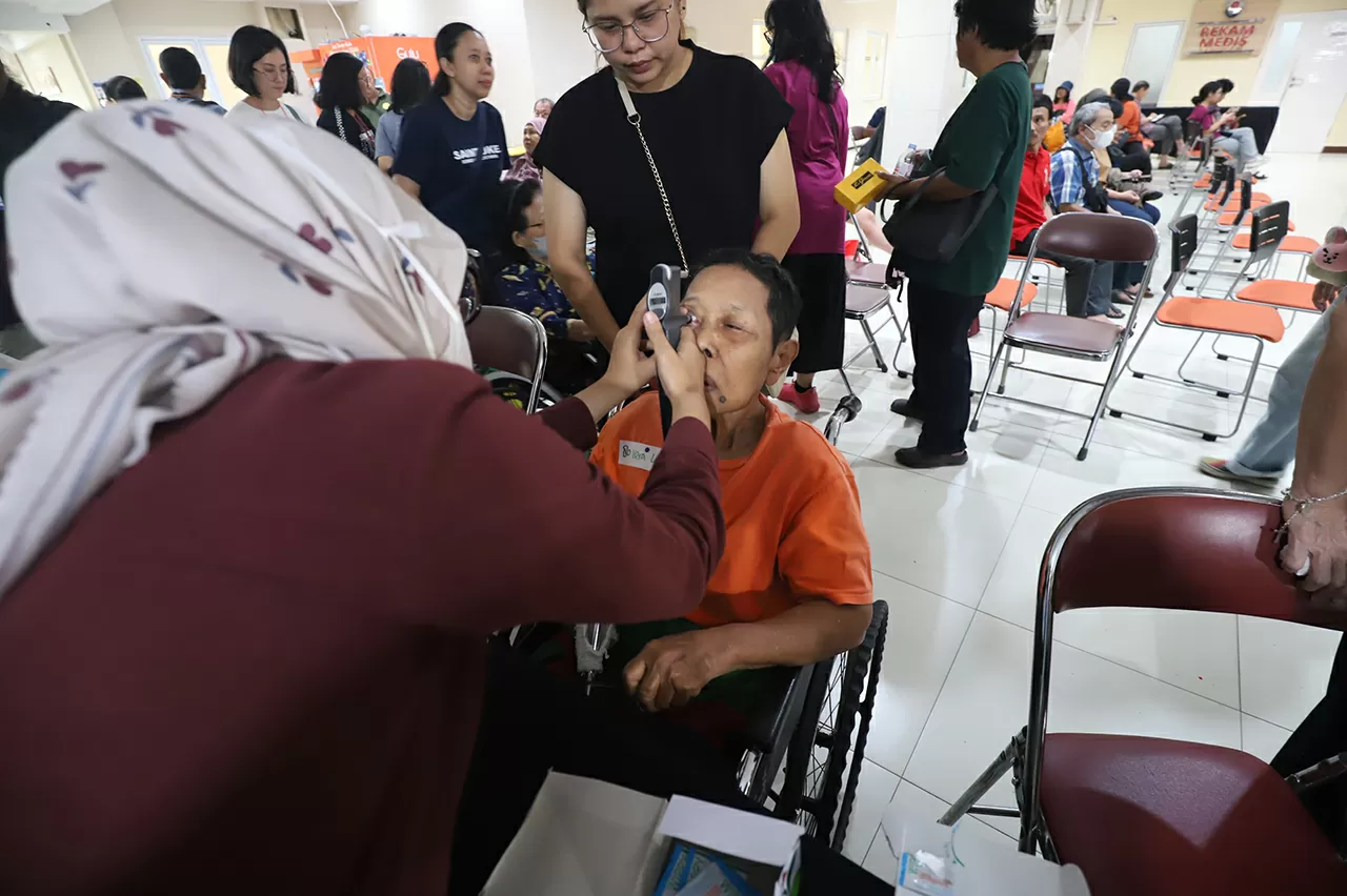 Bakti Sosial Kesehatan...