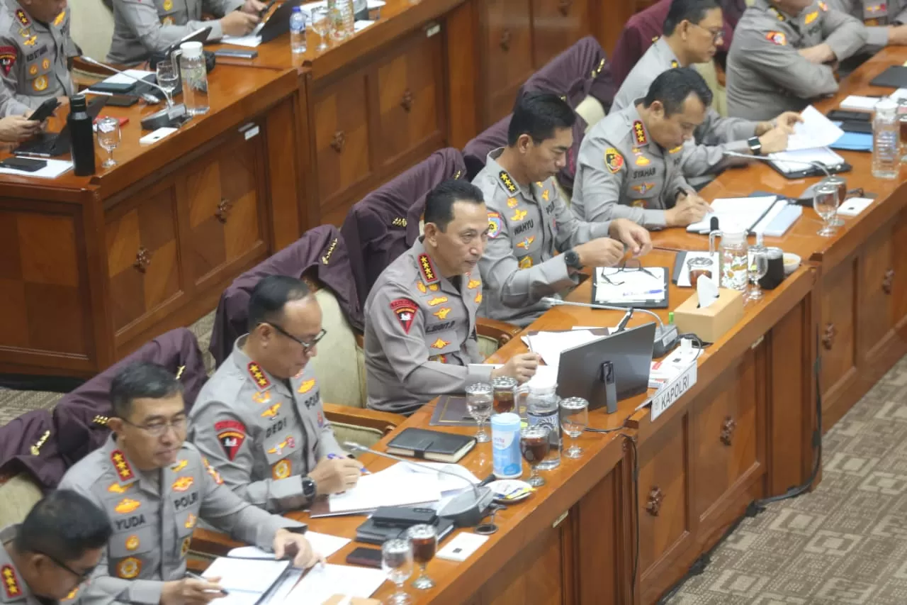 Raker Komisi III DPR...