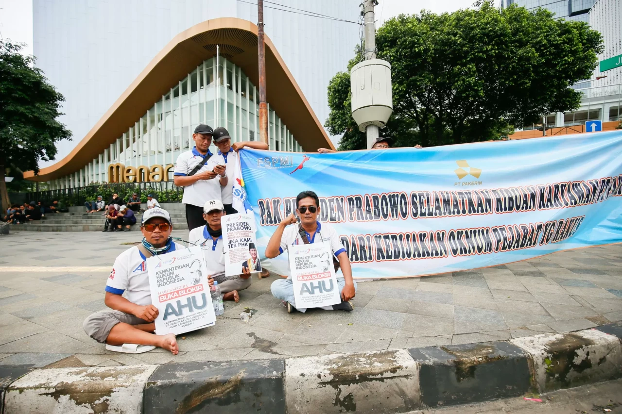 Aksi Buruh Soroti Upah...