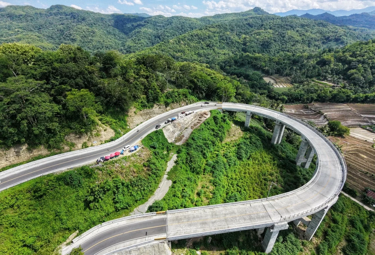 Jembatan Layang Tompo...